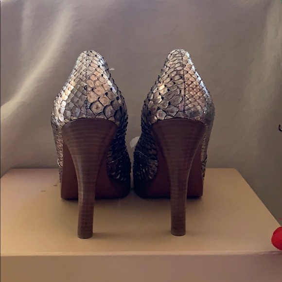 Golden Goose - Picture 5 of 7